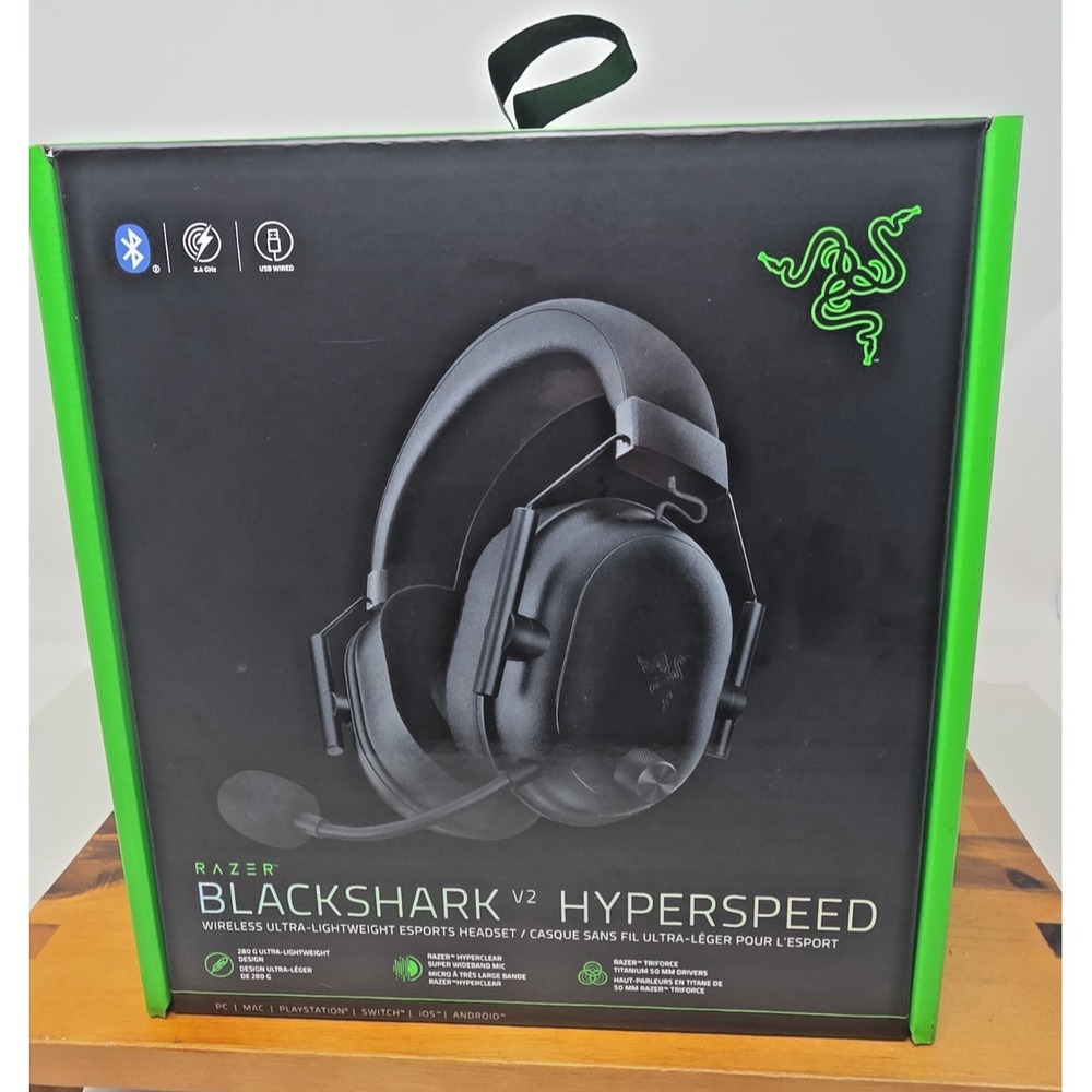 Razer BlackShark V2 HyperSpeed Wireless Gaming Headset THX Spatial Audio Sealed